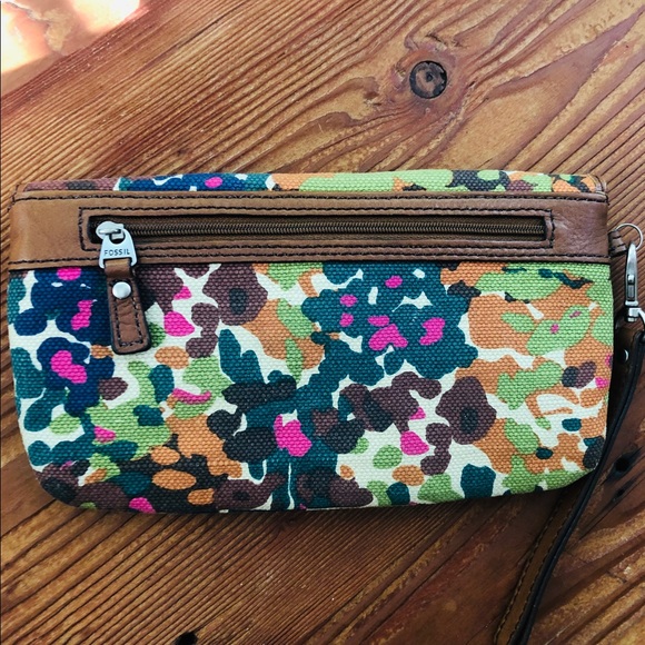 NWOT Fossil Clutch - Picture 2 of 5